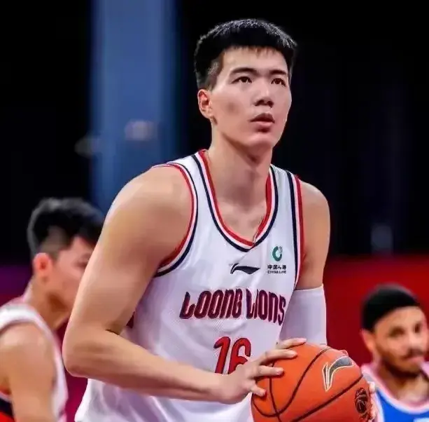 明显比广东, 阵容全面升