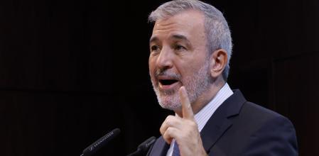 圆满竣工, 明阻碍球场, 些俱乐部的